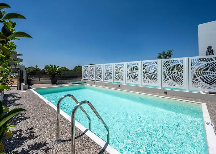 Kares With Private Pool By Estia * Kosz