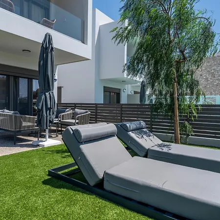 Kares With Private Pool By Estia *