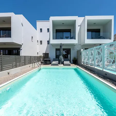 Kares With Private Pool By Estia Vila