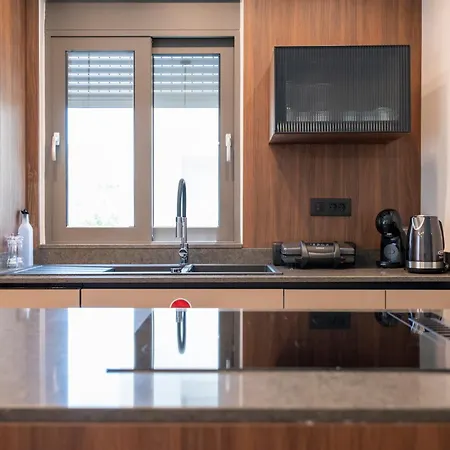 Kares With Private Pool By Estia ヴィラ