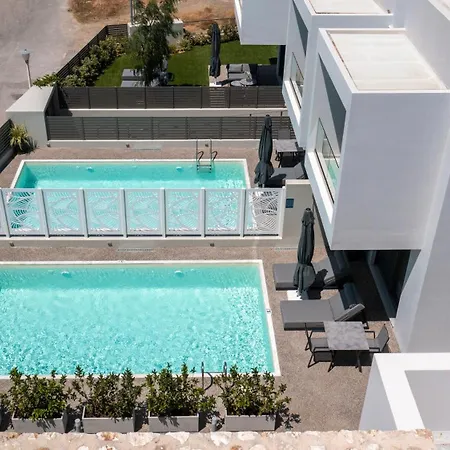 Kares With Private Pool By Estia 빌라 *
