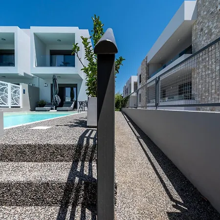 Kares With Private Pool By Estia