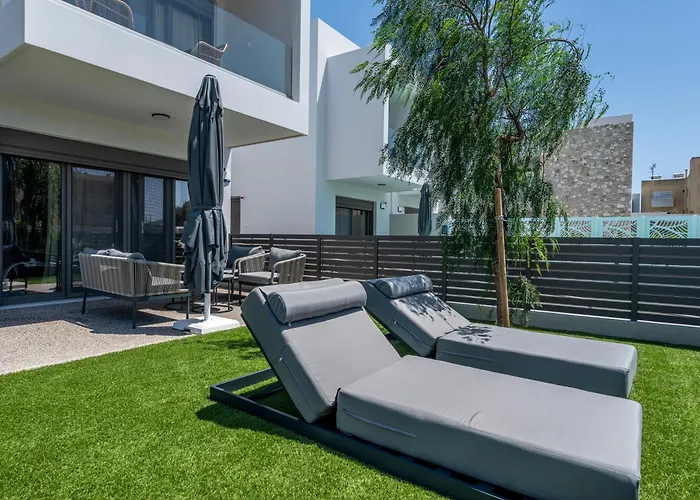 Kares With Private Pool By Estia *