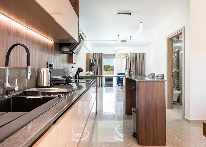 Kares With Private Pool By Estia 科斯镇