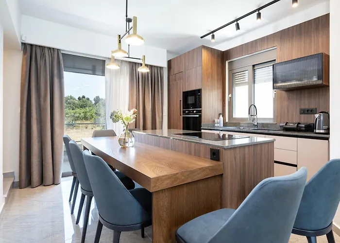 Kares With Private Pool By Estia