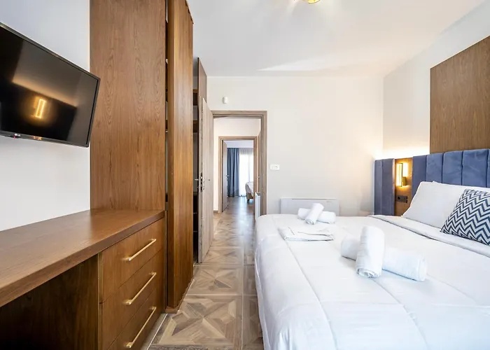 Vila Kares With Private Pool By Estia