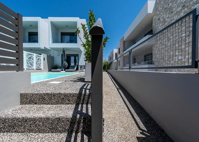 Kares With Private Pool By Estia