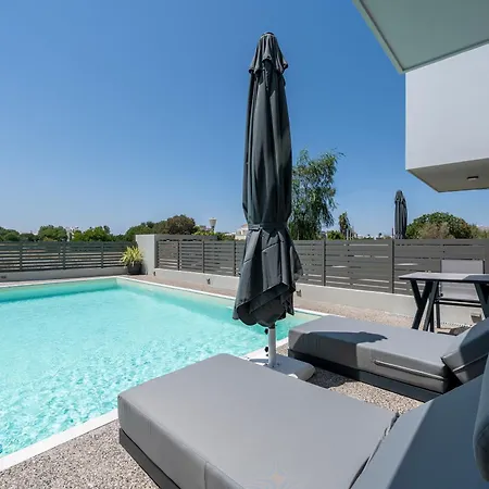 Villa Kares With Private Pool By Estia