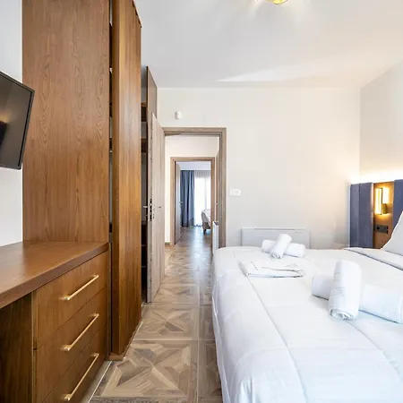 Villa Kares With Private Pool By Estia